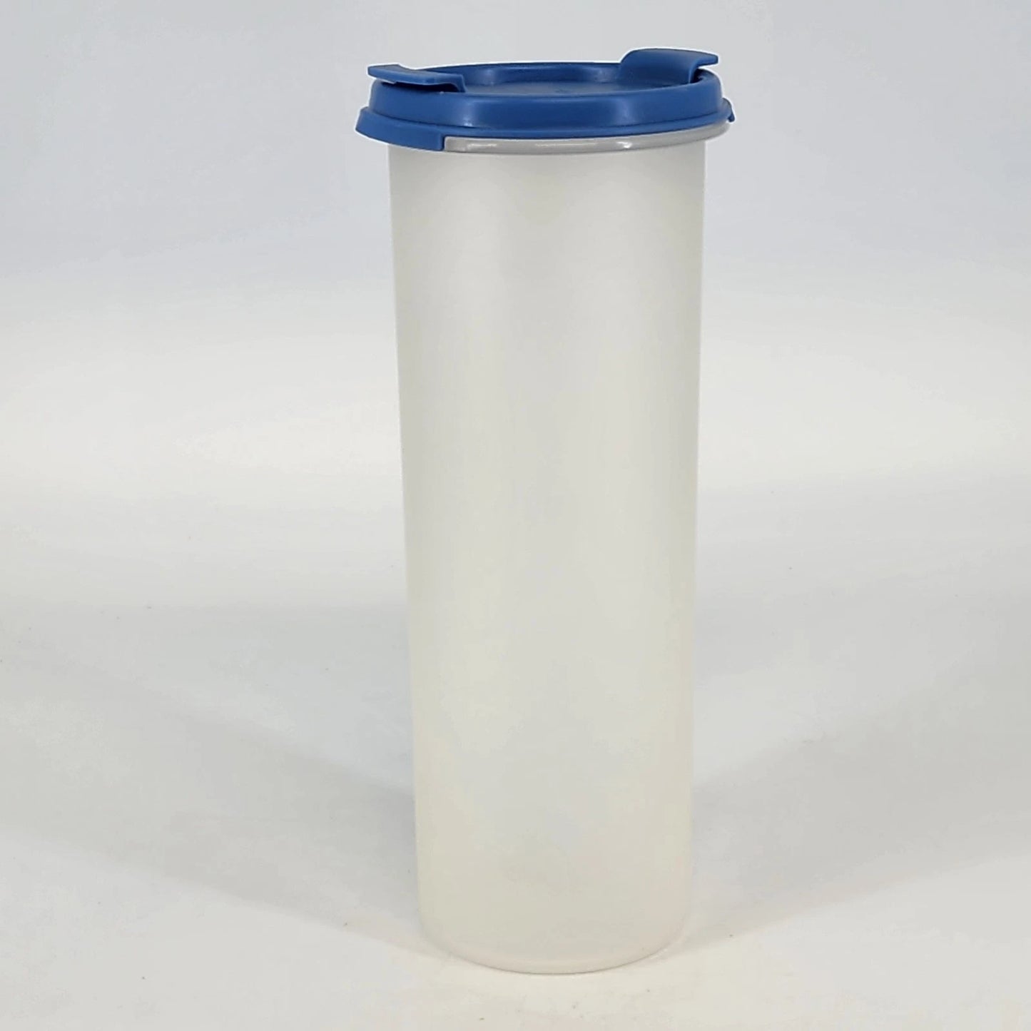 Tupperware 1912-7 Modular Mates Round #4 Sheer 30 oz Container with Blue Lid Vtg