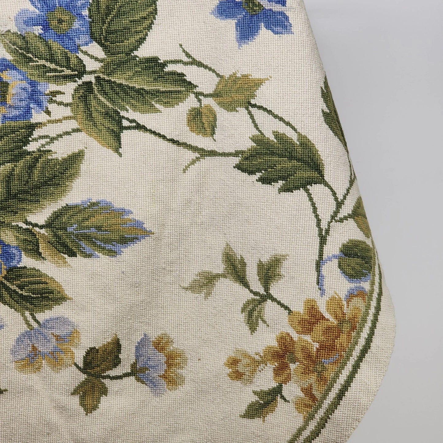 Handmade Wool Area Rug 48" Round Vintage Floral Pattern Hooked Carpet Throw Rug