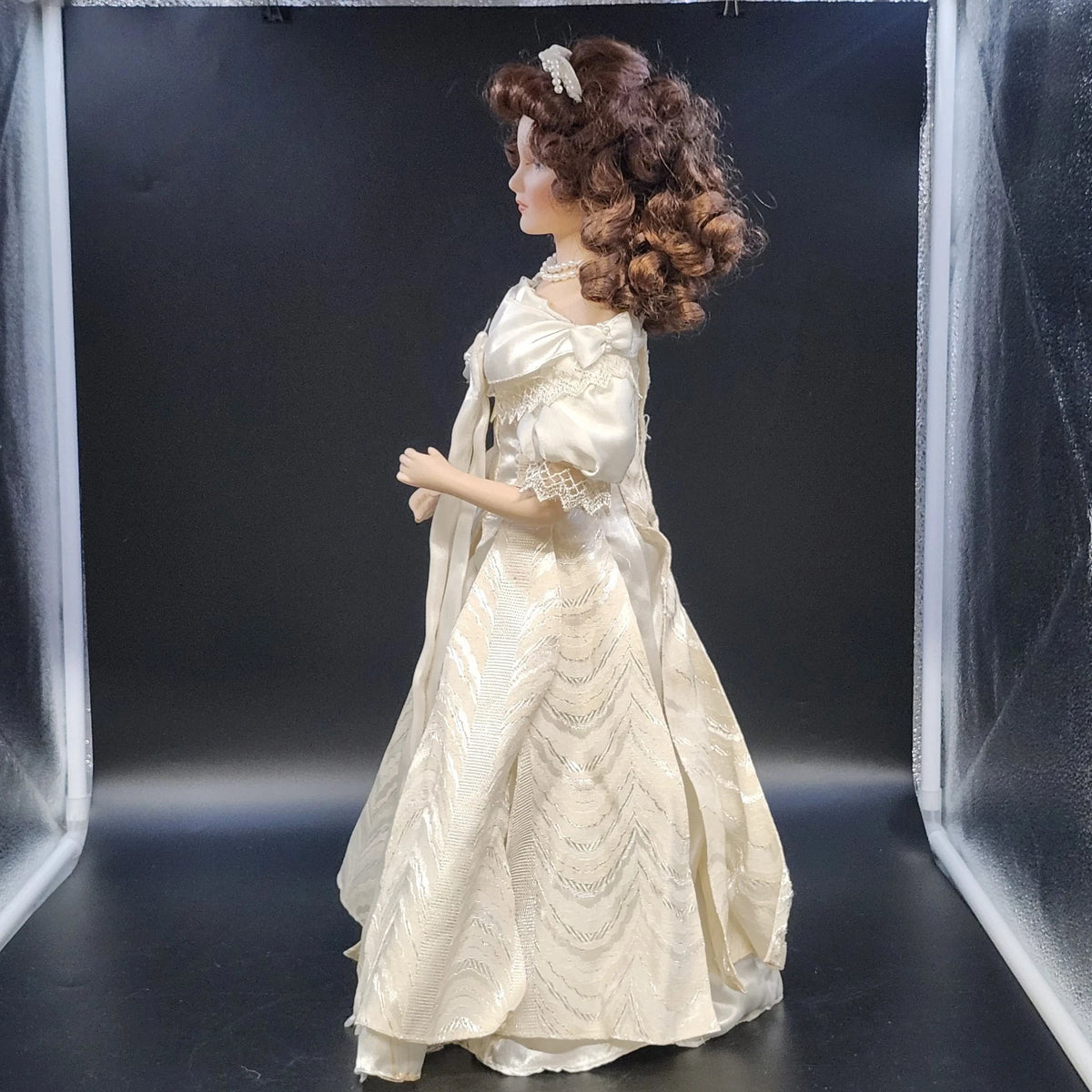 Ben Franklin Porcelain Bride Doll Brunette Blue Eyes Satin Lace Gown 21" Vintage