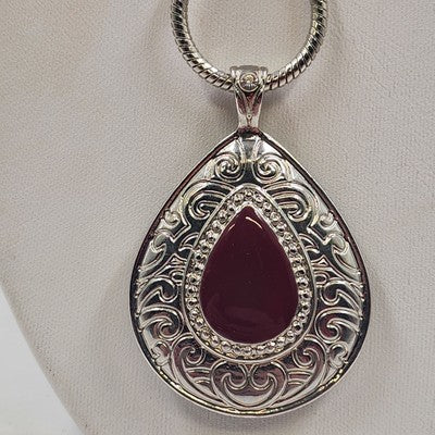 Silver Tone Reversible Teardrop Carnelian Black Pendant Snake Chain Damask Edge