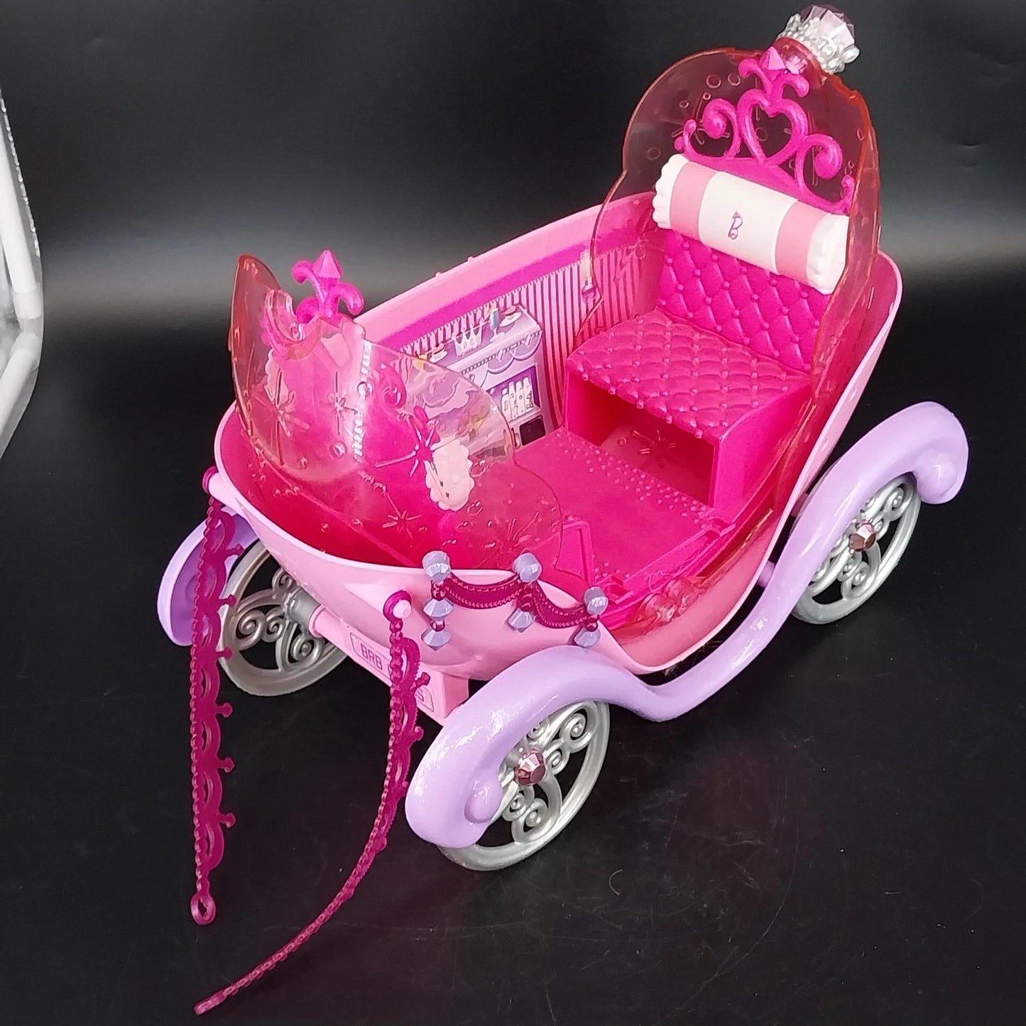 Vintage Mattel Barbie Magic Dream Horse and Carriage Set