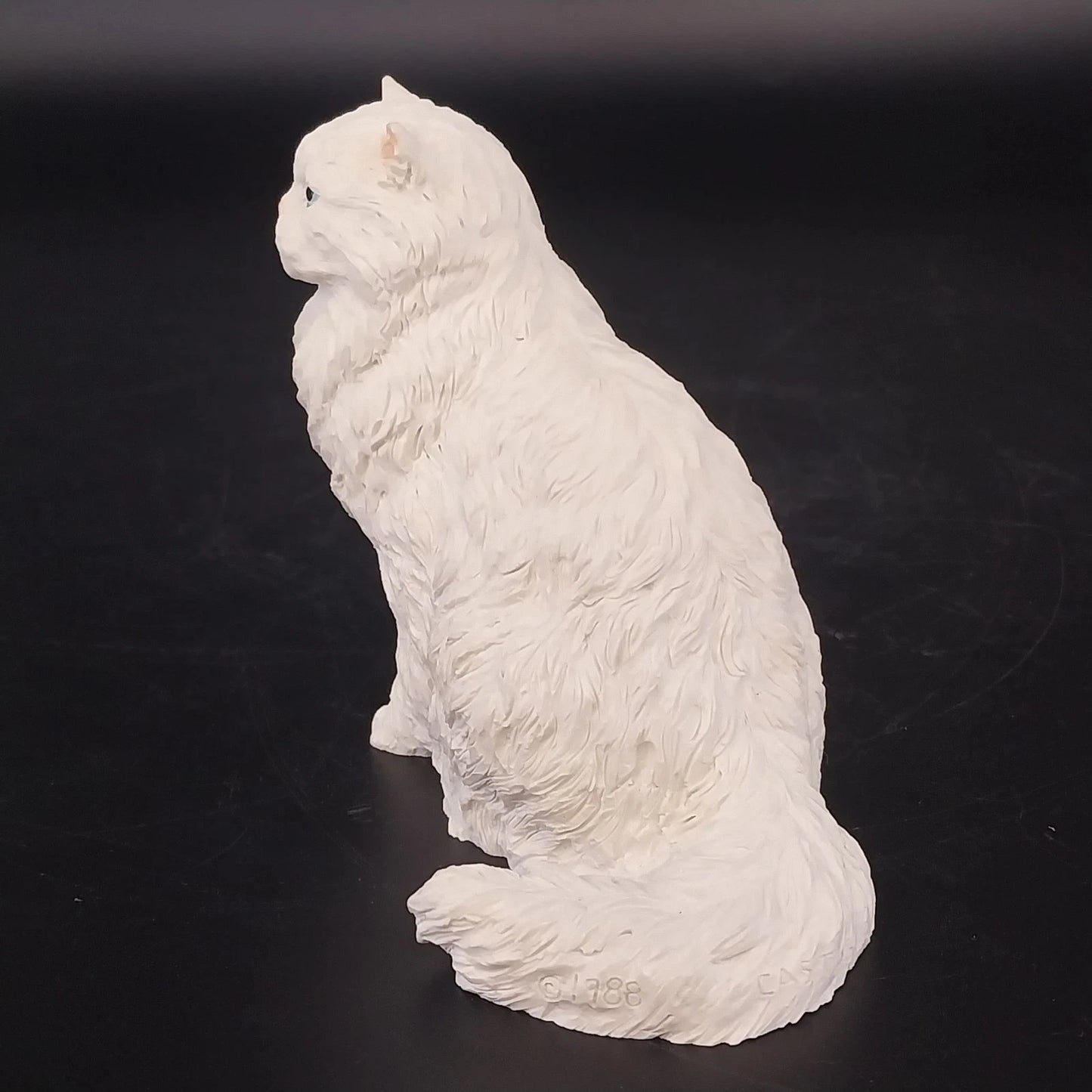 Castagna White Persian Cat Figurine Resin Blue Eyes 4" Textured Fur Italy 1988