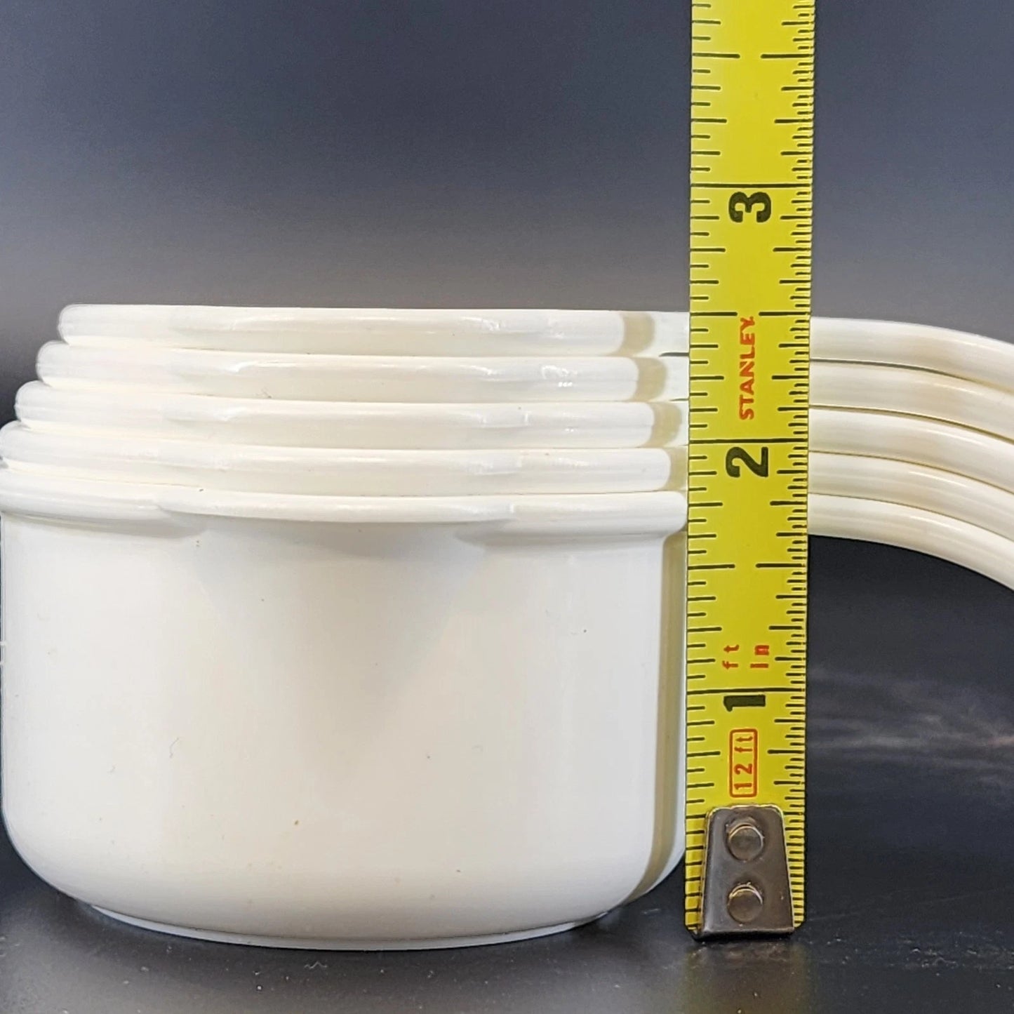 Tupperware 5 Measuring Cups Set 3479C-3483C White Curved Handles 1/4 to 3/4 Cup