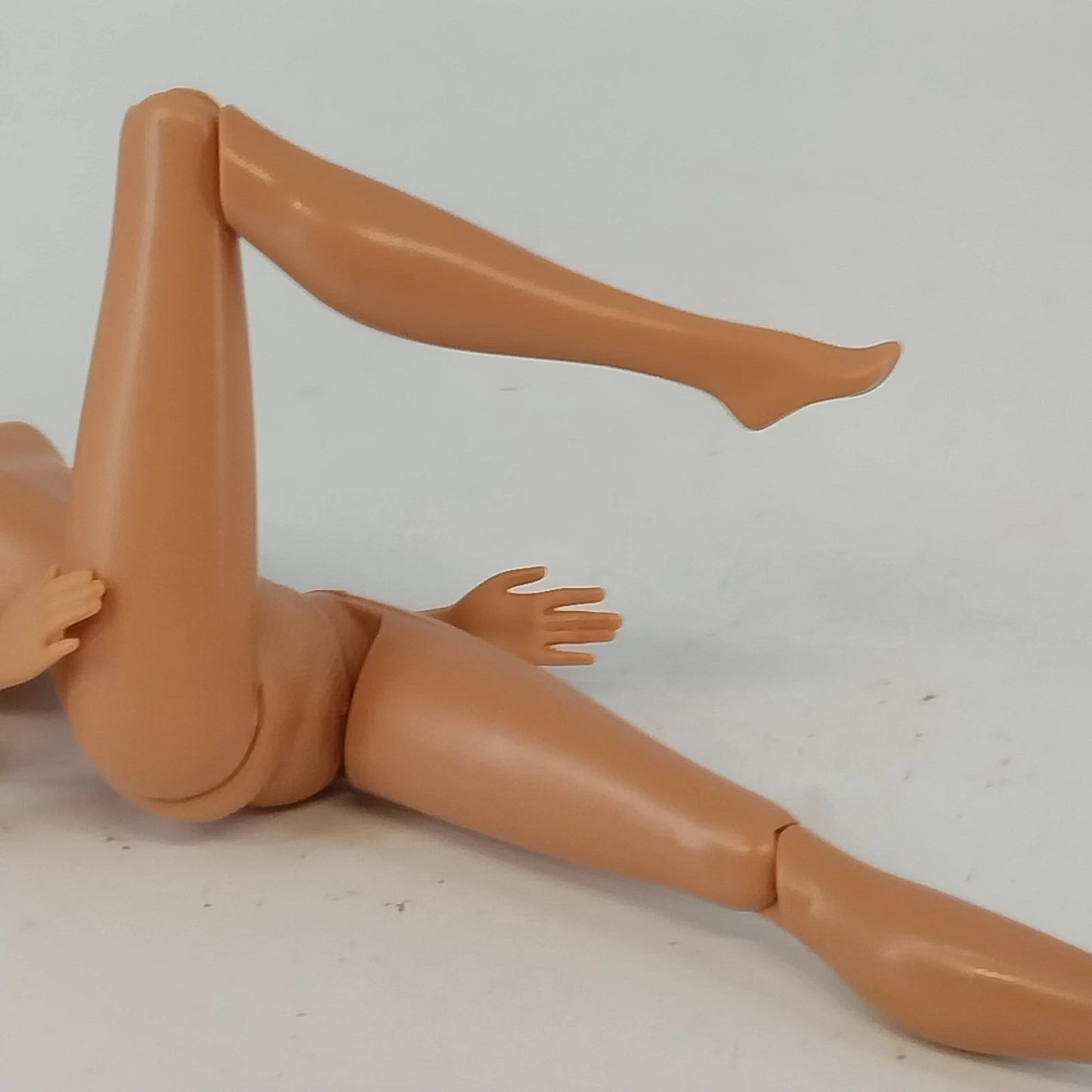 Mattel Barbie Doll 2005 Head 1999 Body Blonde Necklace