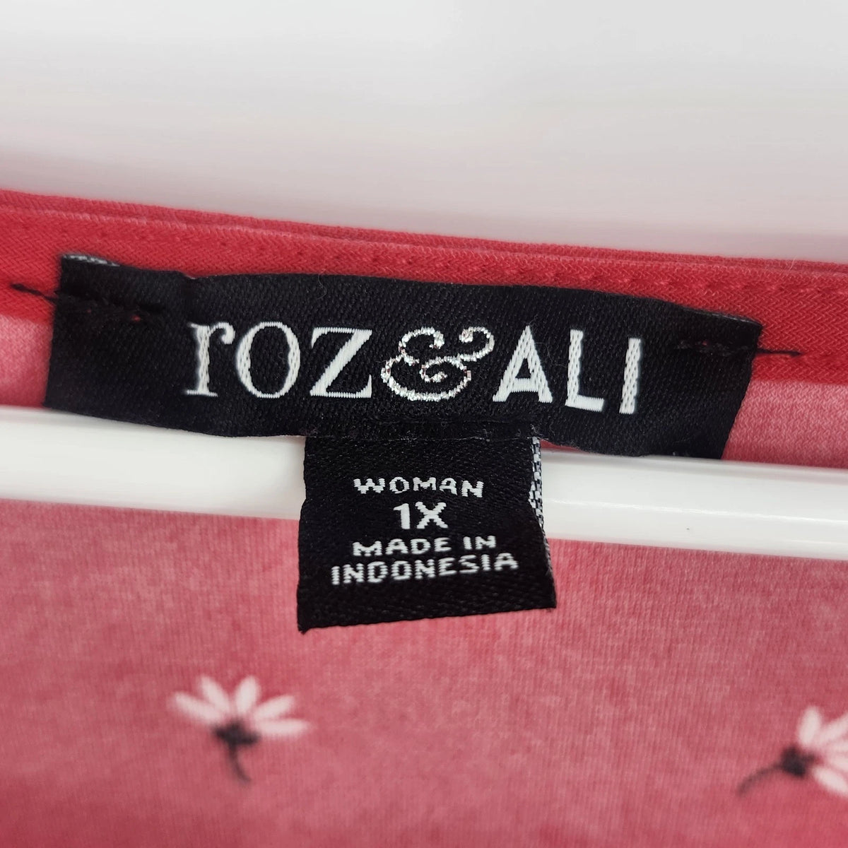 Roz & Ali Women's 1X Red Floral Blouse 3/4 Sleeve Ruffle High Low Hem Stretch