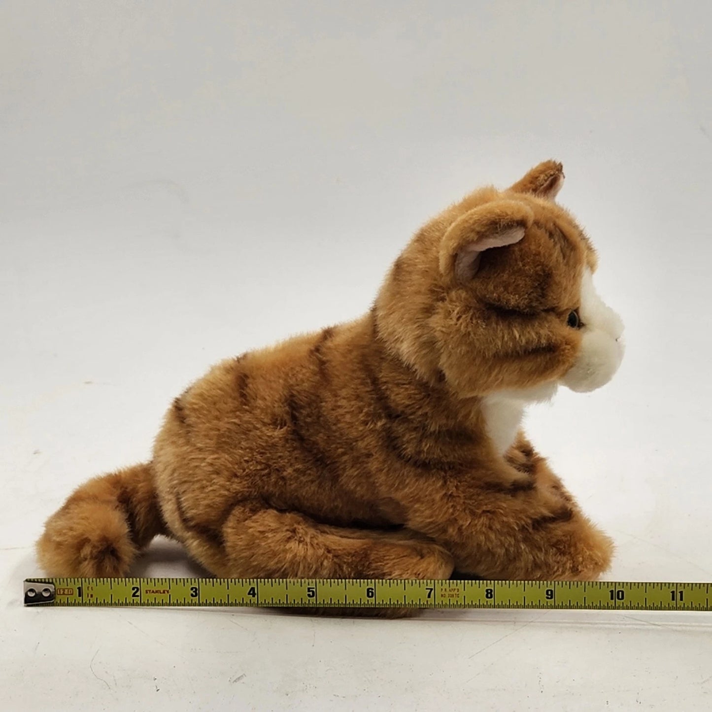 Toys R Us 2012 Realistic Orange White Tabby Kittie Cat Plush Stuffed Animal 10"