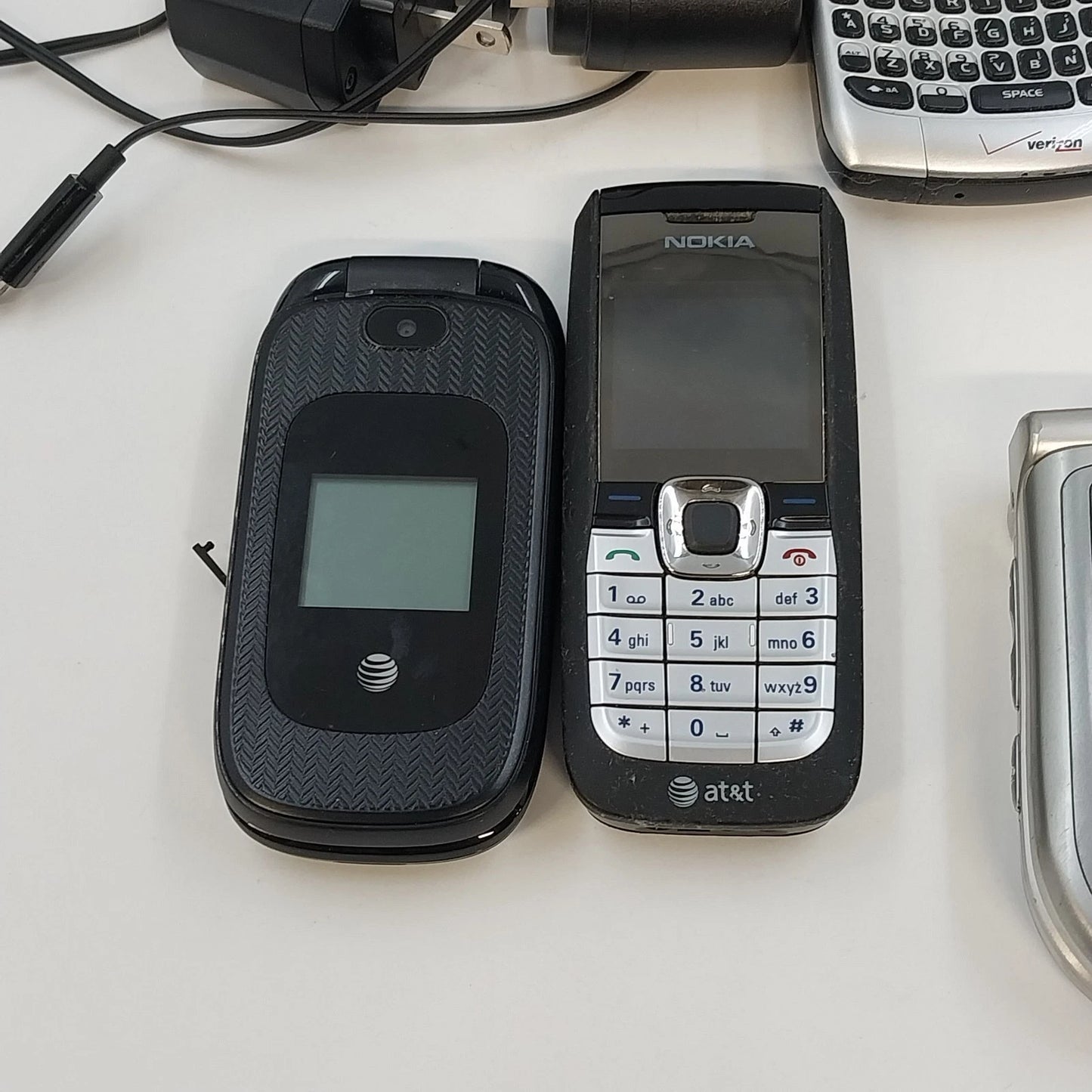 Apple Nokia BlackBerry LG Sanyo 6 Cell Phone Lot Parts Repair Chargers Vintage