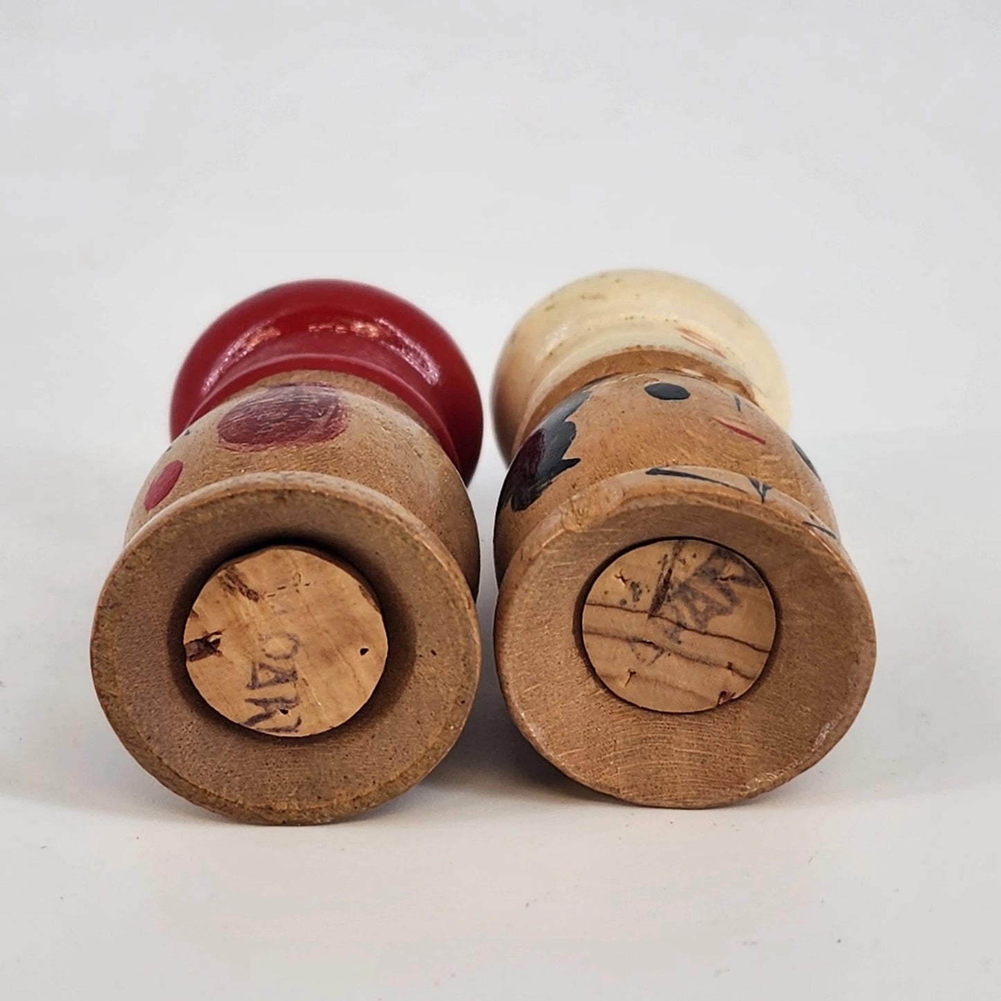 Wood Chef Salt & Pepper Shakers 2" White Boy Red Girl Japan Kitsch 1960's Vtg