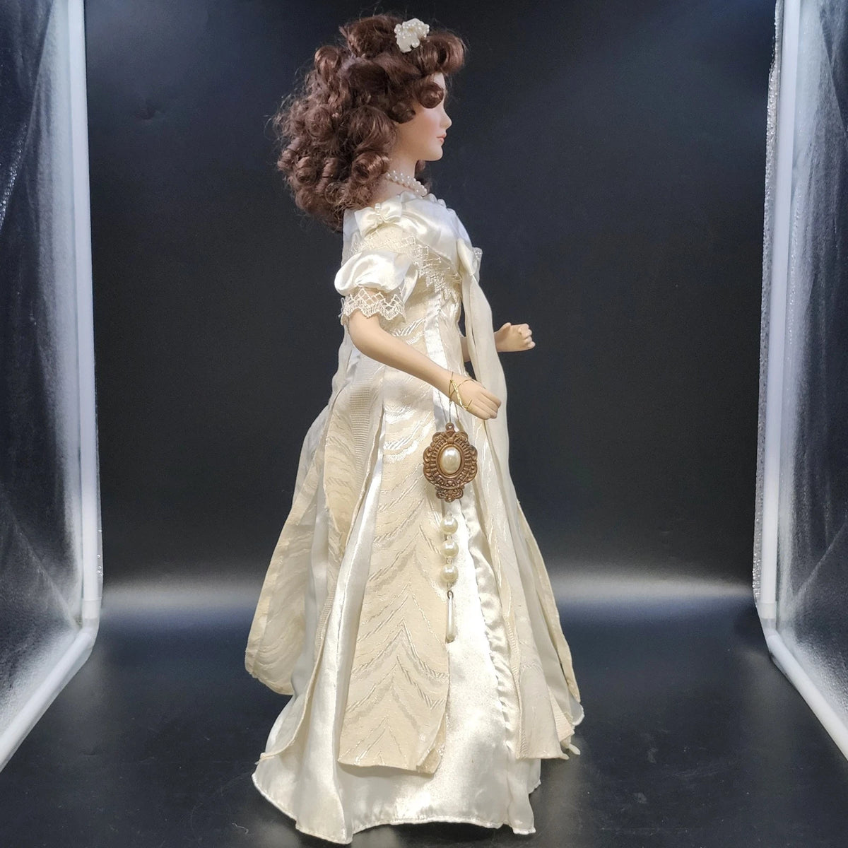 Ben Franklin Porcelain Bride Doll Brunette Blue Eyes Satin Lace Gown 21" Vintage
