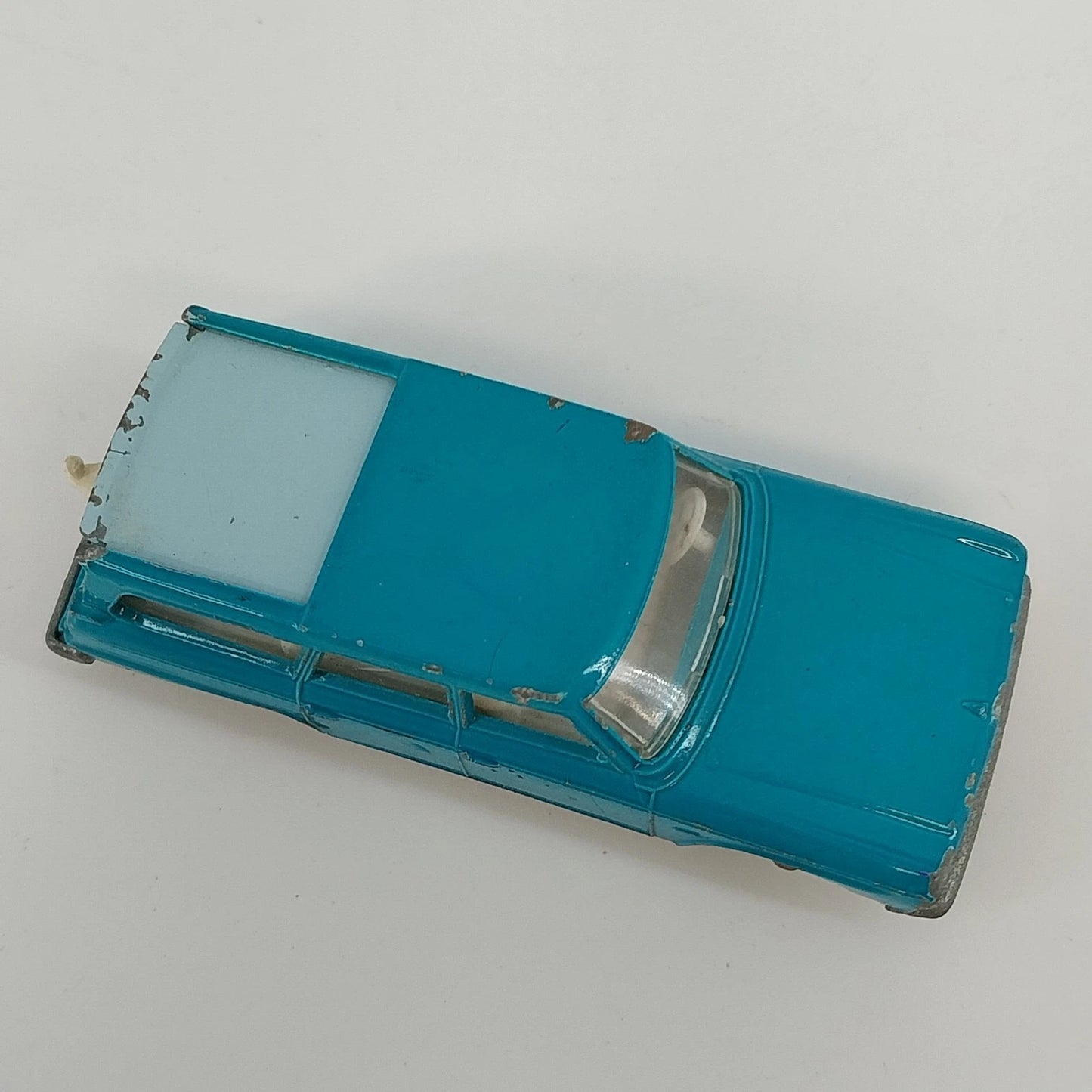 Lesney Matchbox Diecast No. 42 Studebaker Lark Wagonaire Blue Wagon England Vtg