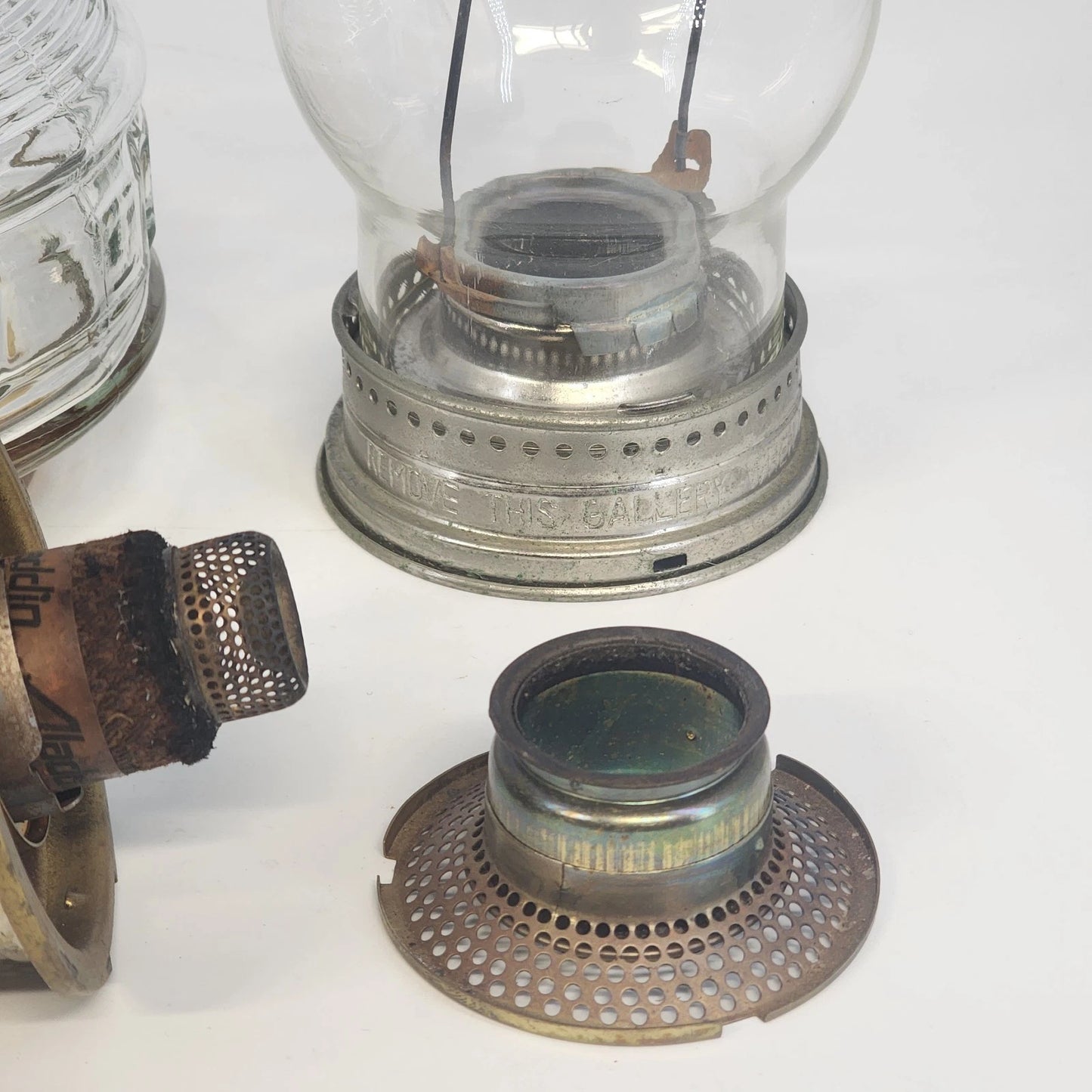 Aladdin 23 Kerosene Mantle Lamp Brass Burner Colonial Squares Clear Reservoir