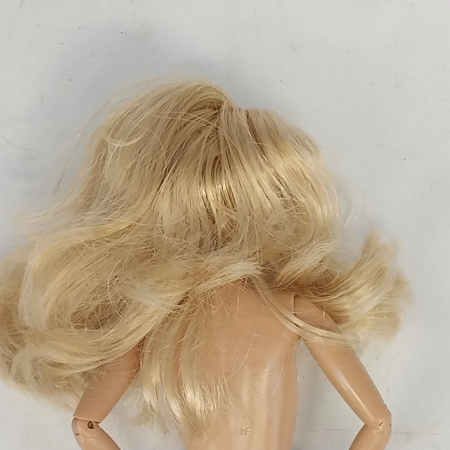 Mattel Barbie Blonde Doll Articulated Elbows Knees 2005 Head 1999 Body Nude