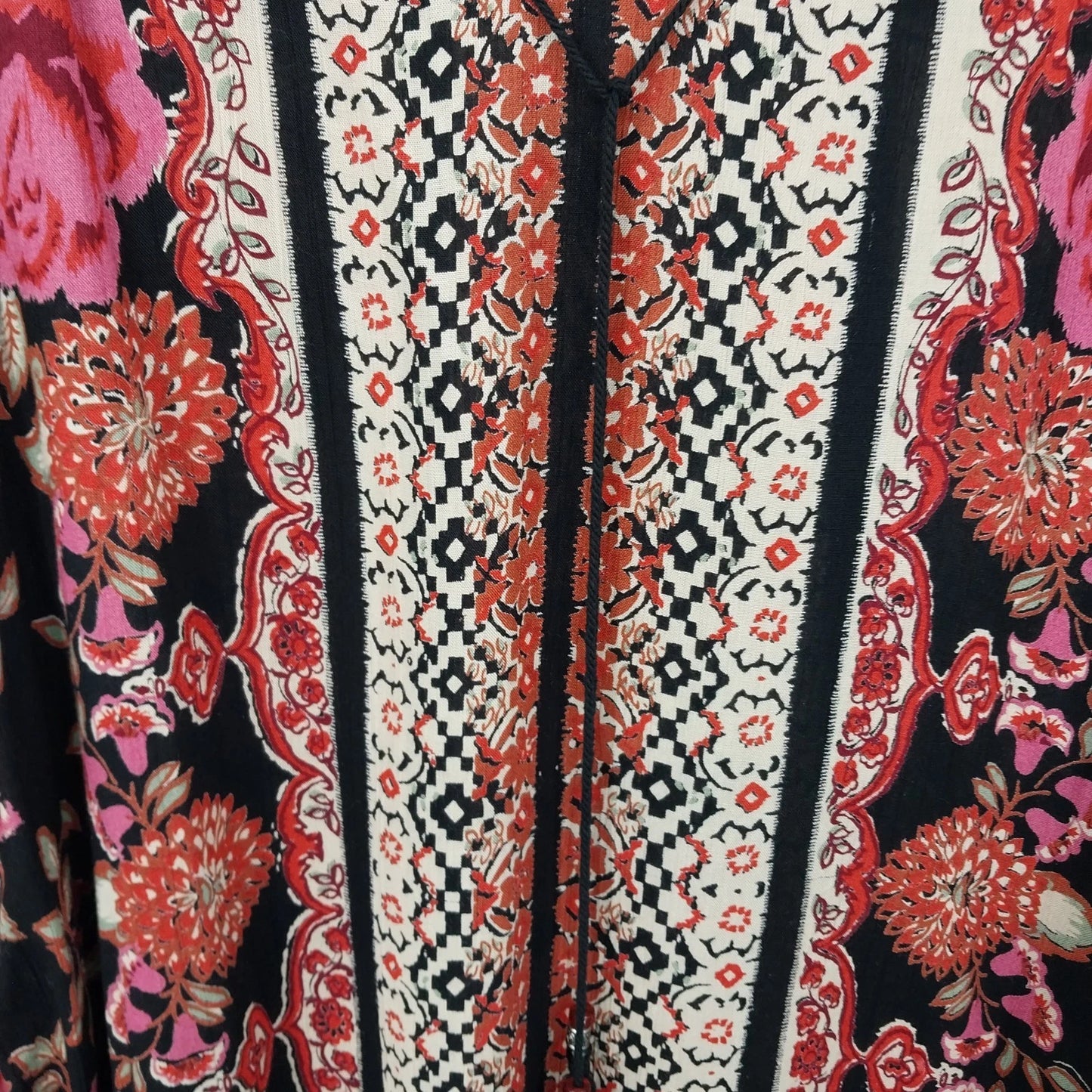 Angie Boho Floral Tunic Top Womens Medium Black Pink Rose