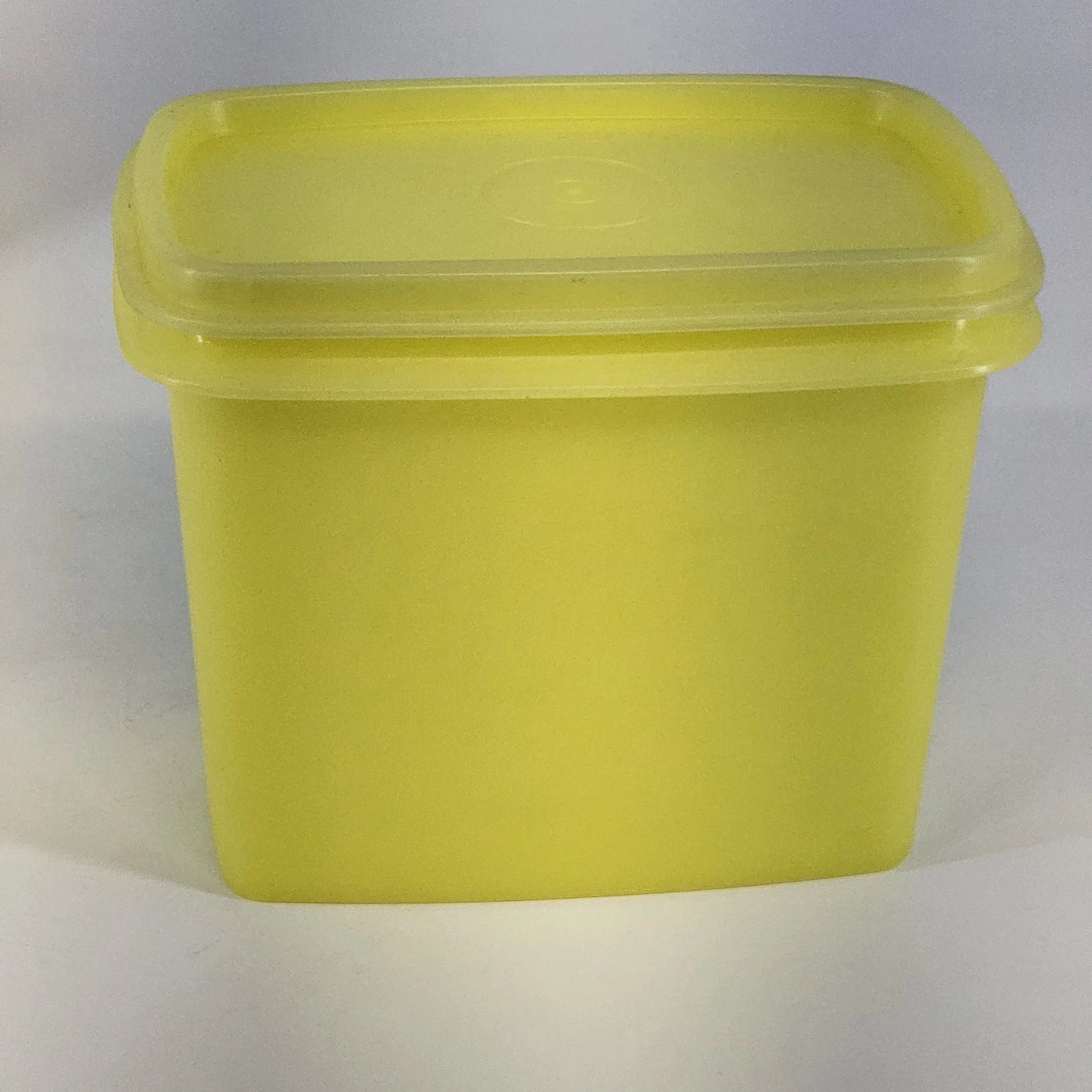 Tupperware 1243-8 Shelf Saver Containers Set 3 Yellow