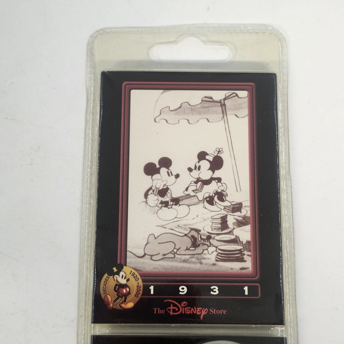 Disney Store Decades Coin #17 The Beach Party 1931 Mickey Minnie Sealed China