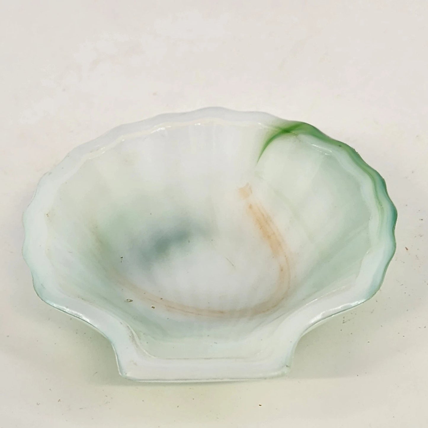 Akro Agate Green White Slag Glass Sea Shell Trinket Dish Scalloped Edge 4" Vtg