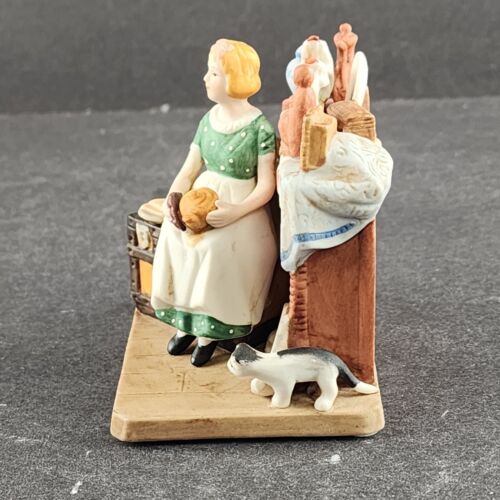 DREAMS IN THE ANTIQUE SHOP Norman Rockwell Museum Collections 3" Figurine 1986