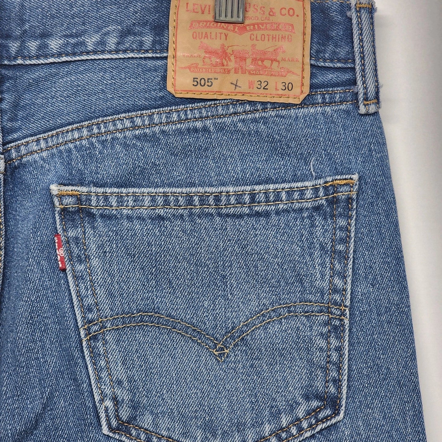 Levi's 505 Mens 32x30 Heavy Wash Distressed Straight Leg Jeans
