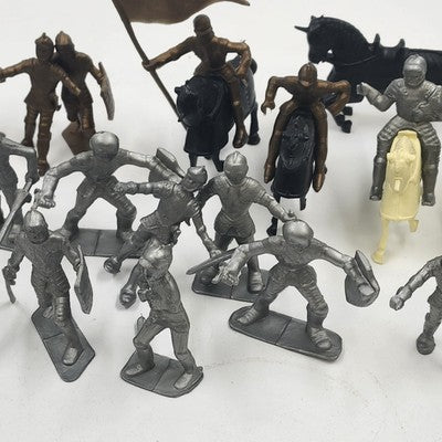 31-pc Medieval Soldier Infantry Knight Warrior Horses Figure Plastic Playset Toy