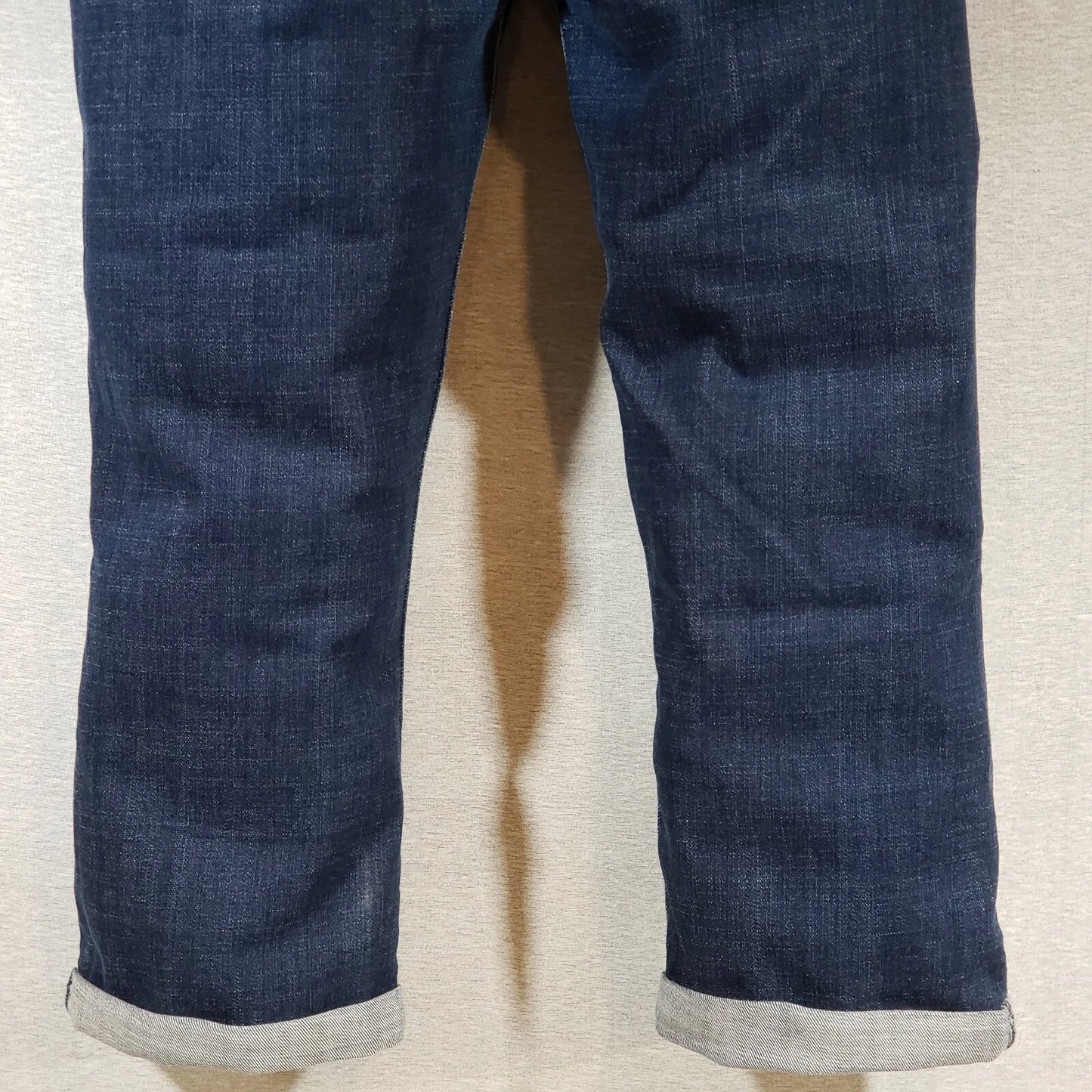 Levi's Women's Capri Jeans Size 28 Cuffed Dark Wash Denim Stretch 33" x 22"