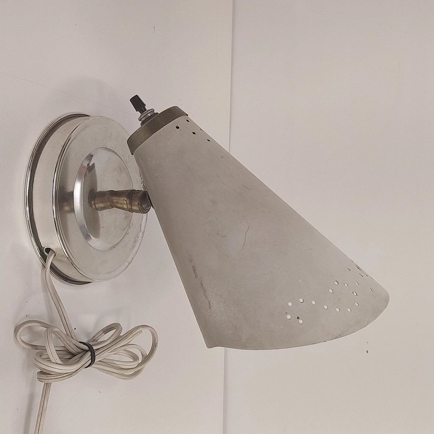 Atomic Cone Wall Lamp Adjustable Neck Chrome MCM Electric Plug-In Works Vintage