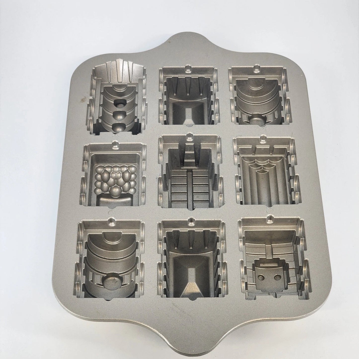 Nordic Ware Train Cake Pan Railroad Locomotive 9 Sec Heavy Cast Aluminum 5 Cup