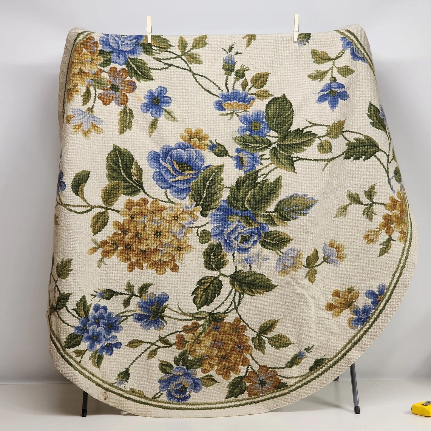 Handmade Wool Area Rug 48" Round Vintage Floral Pattern Hooked Carpet Throw Rug