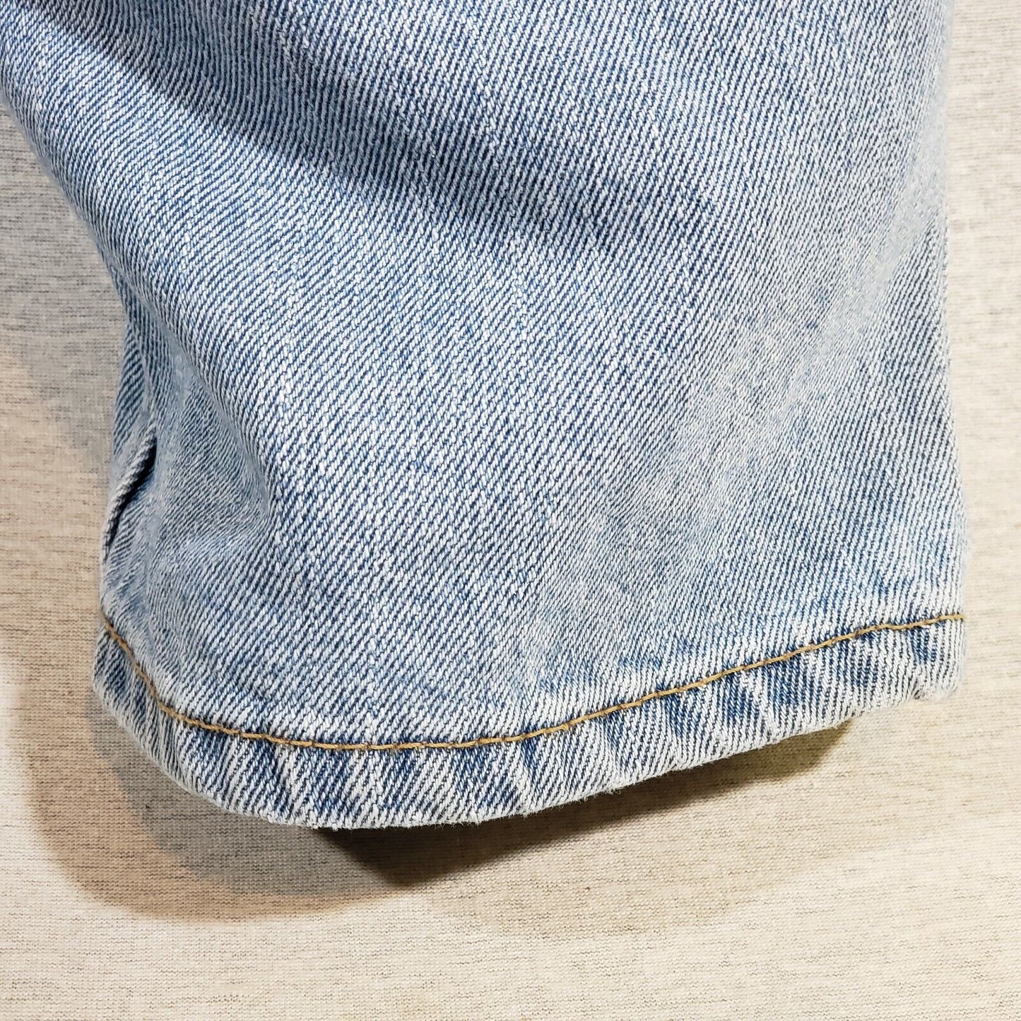 Levi's 550 Relaxed Tapered Light Wash Jeans Mens 40x32 Denim