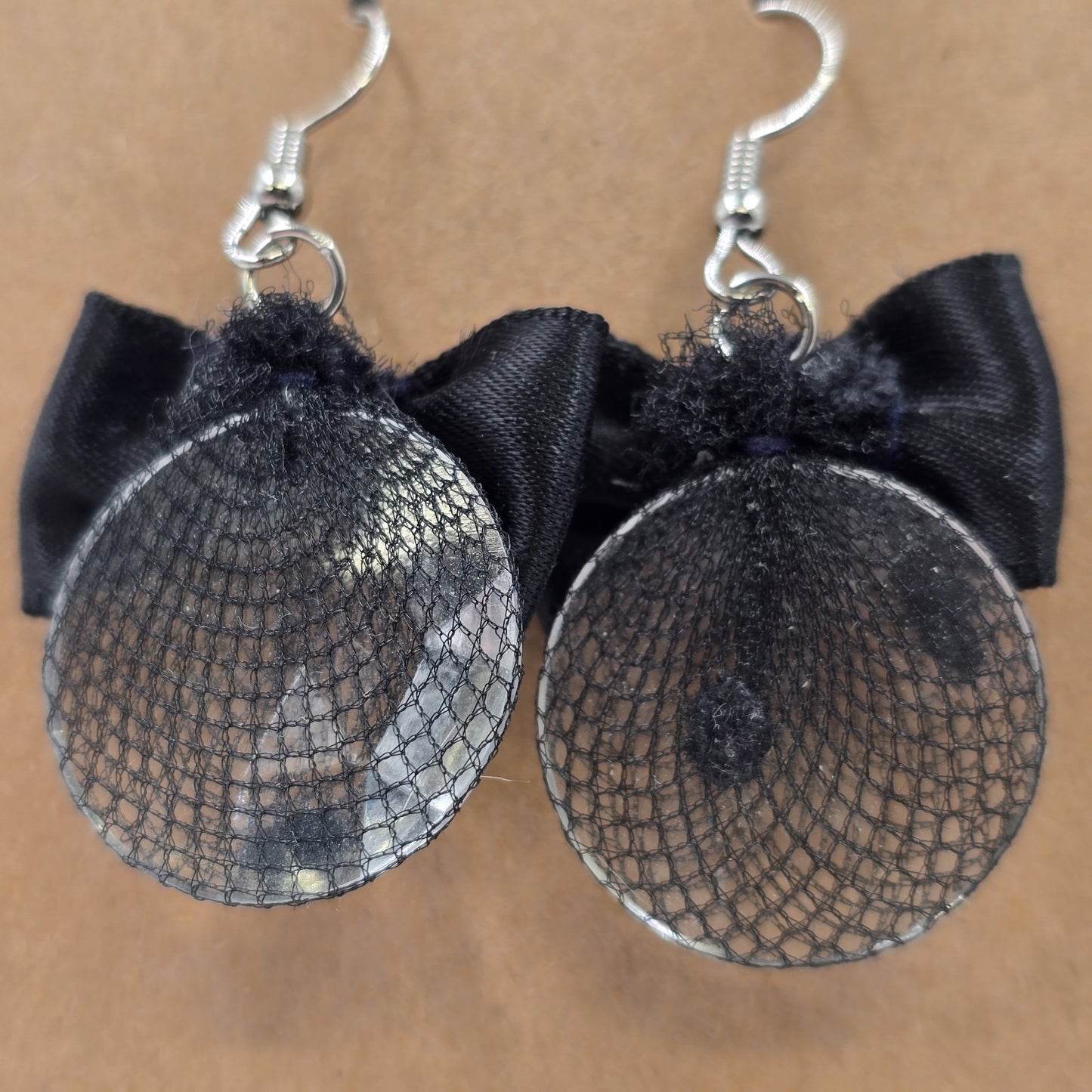 2 Dangle Earrings Gold Silver Black Bow Net Agate Pearl 1.5" Drop