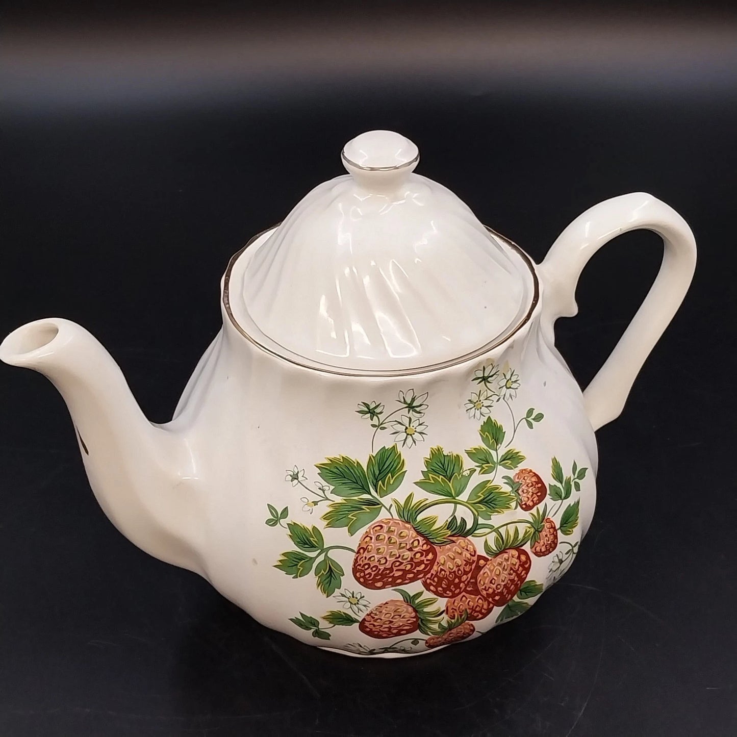 Strawberry Floral Leaves Ceramic Teapot with Ribbed Swirled Lid 6.5" Vtg Kitchen