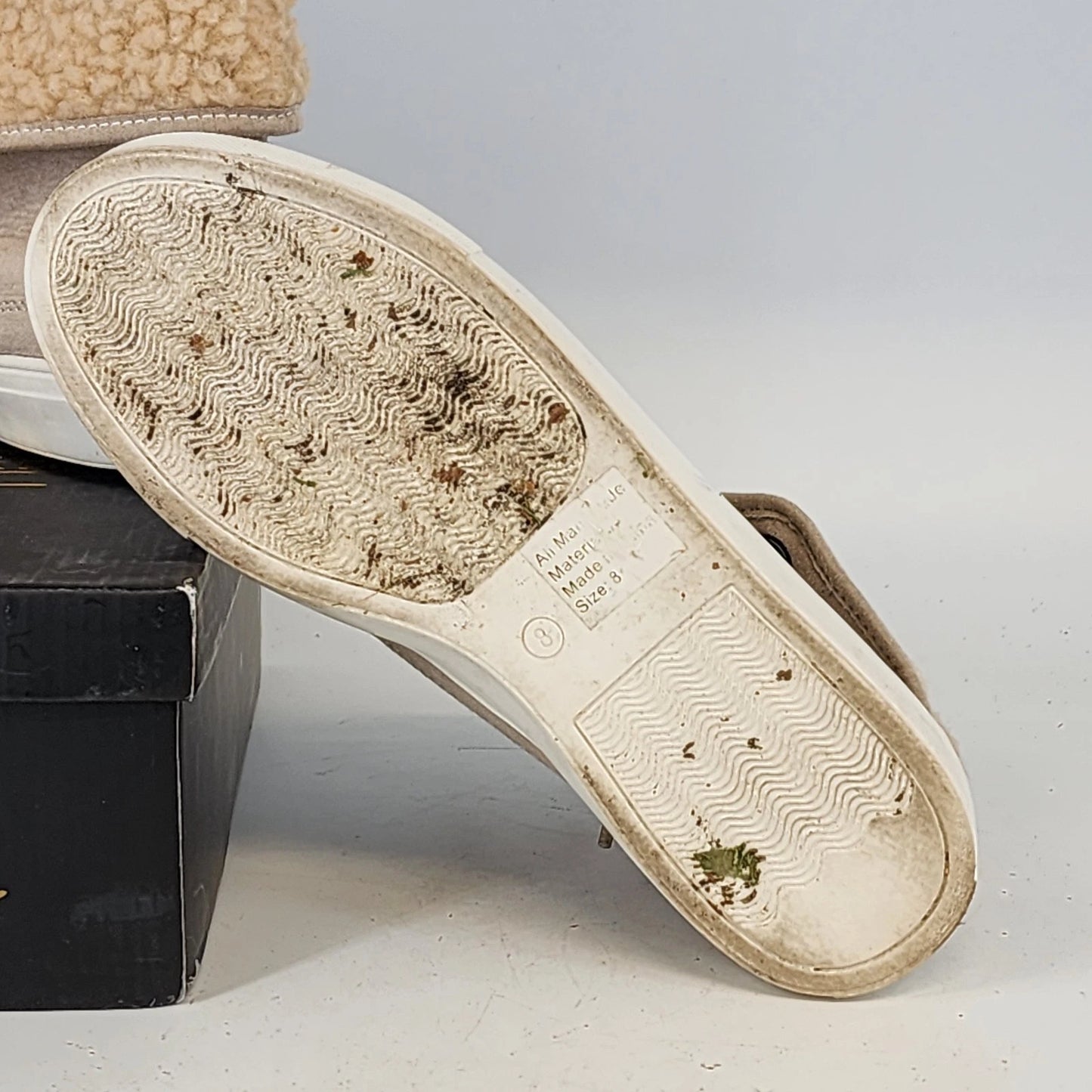 Kiss & Tell Lenci-02 Hi Top Sneakers Women's 8 Beige Suede Sherpa Lace Up