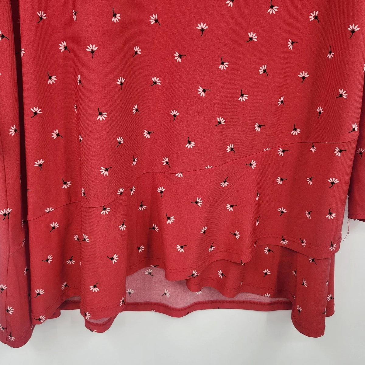 Roz & Ali Women's 1X Red Floral Blouse 3/4 Sleeve Ruffle High Low Hem Stretch