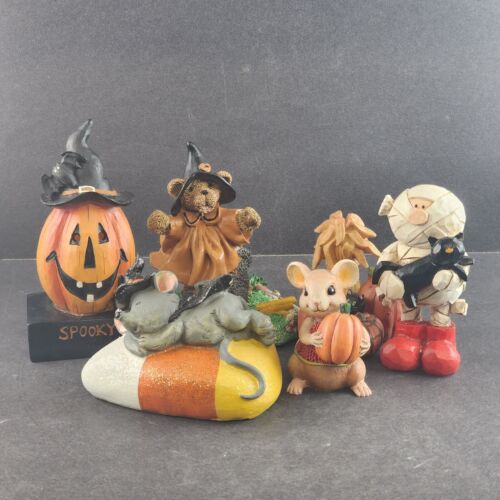 6 Piece Halloween Decoration Figurines Various Makers and Types and Conditions