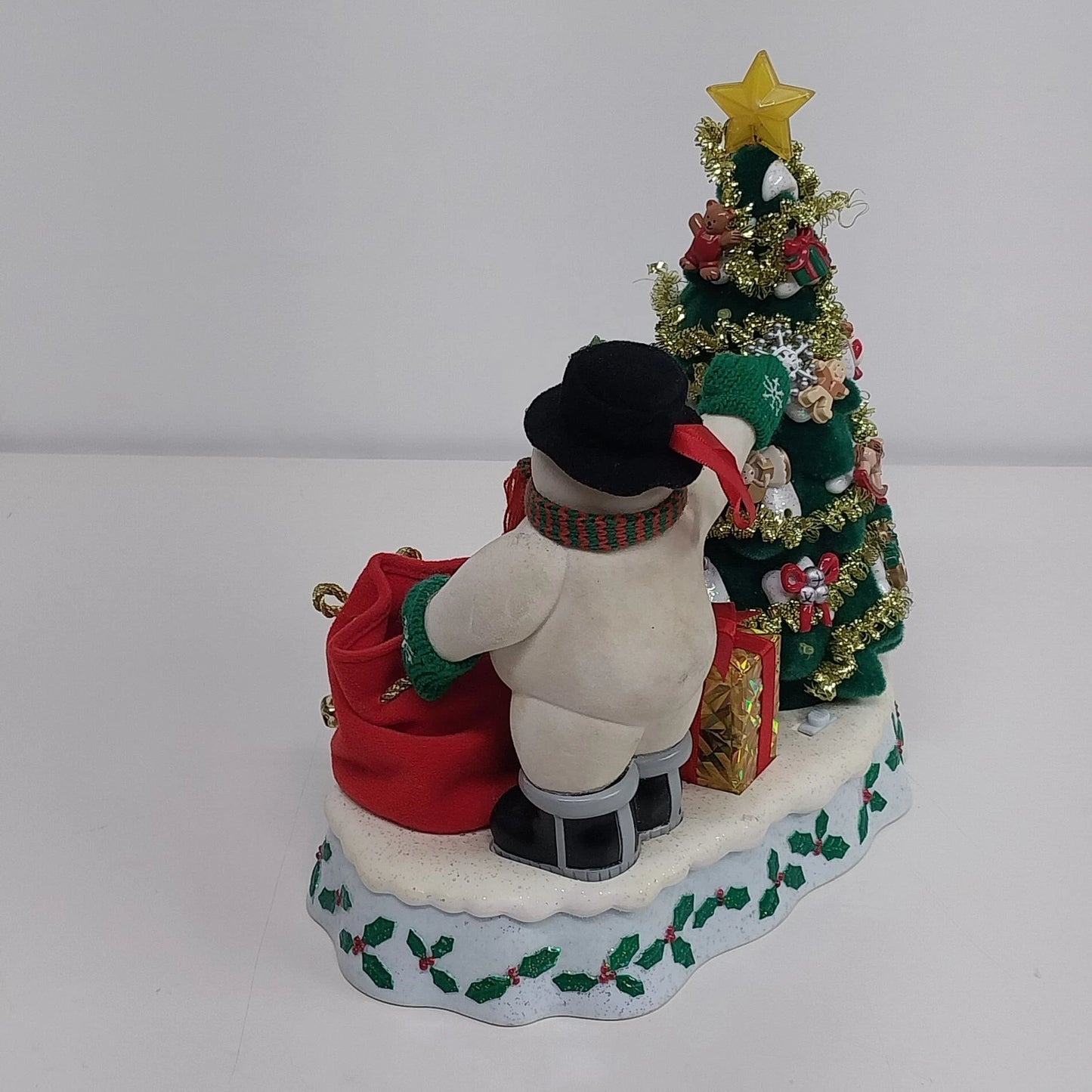 Avon A Wonderful Countdown Christmas Talking Lighted Snowman Advent Tree 23 Pc