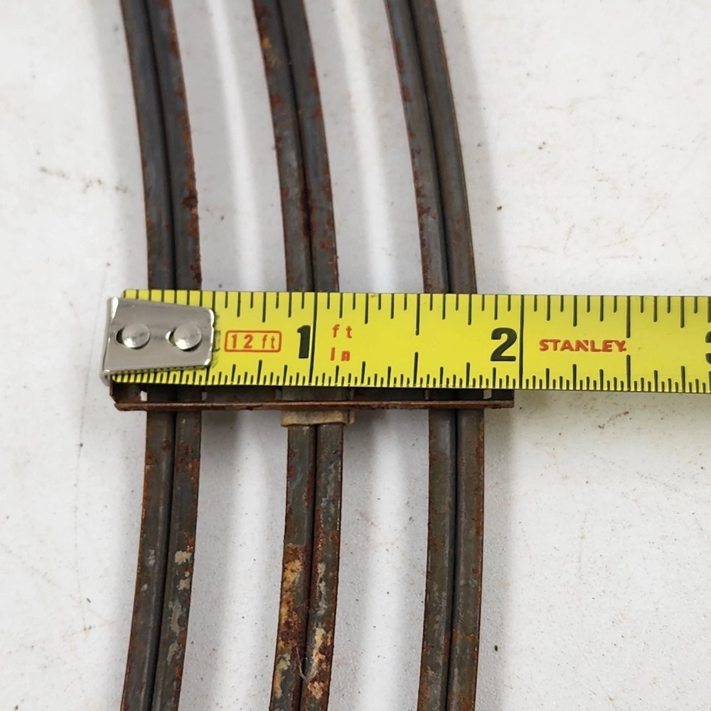 12 Model Train Curve Track Sections O-27 Gauge 27" Diameter Silver Ties Rusty