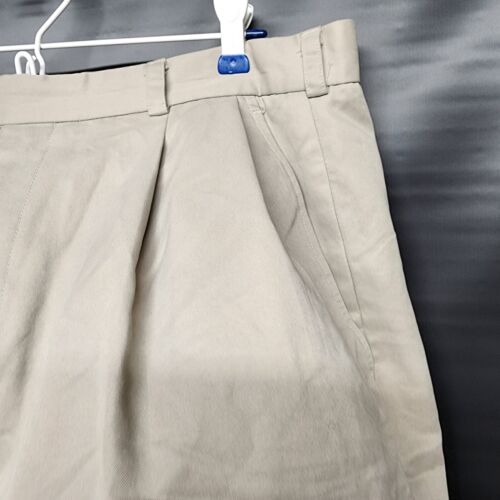 G H Bass & Co Men's Walking Shorts 36" Beige Pleated Front Dressy Style Vintage