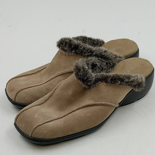 Suede Clog Shoes Women Size 8M Fur Trim Slip-On Aerology by Aerosoles Beige Faux