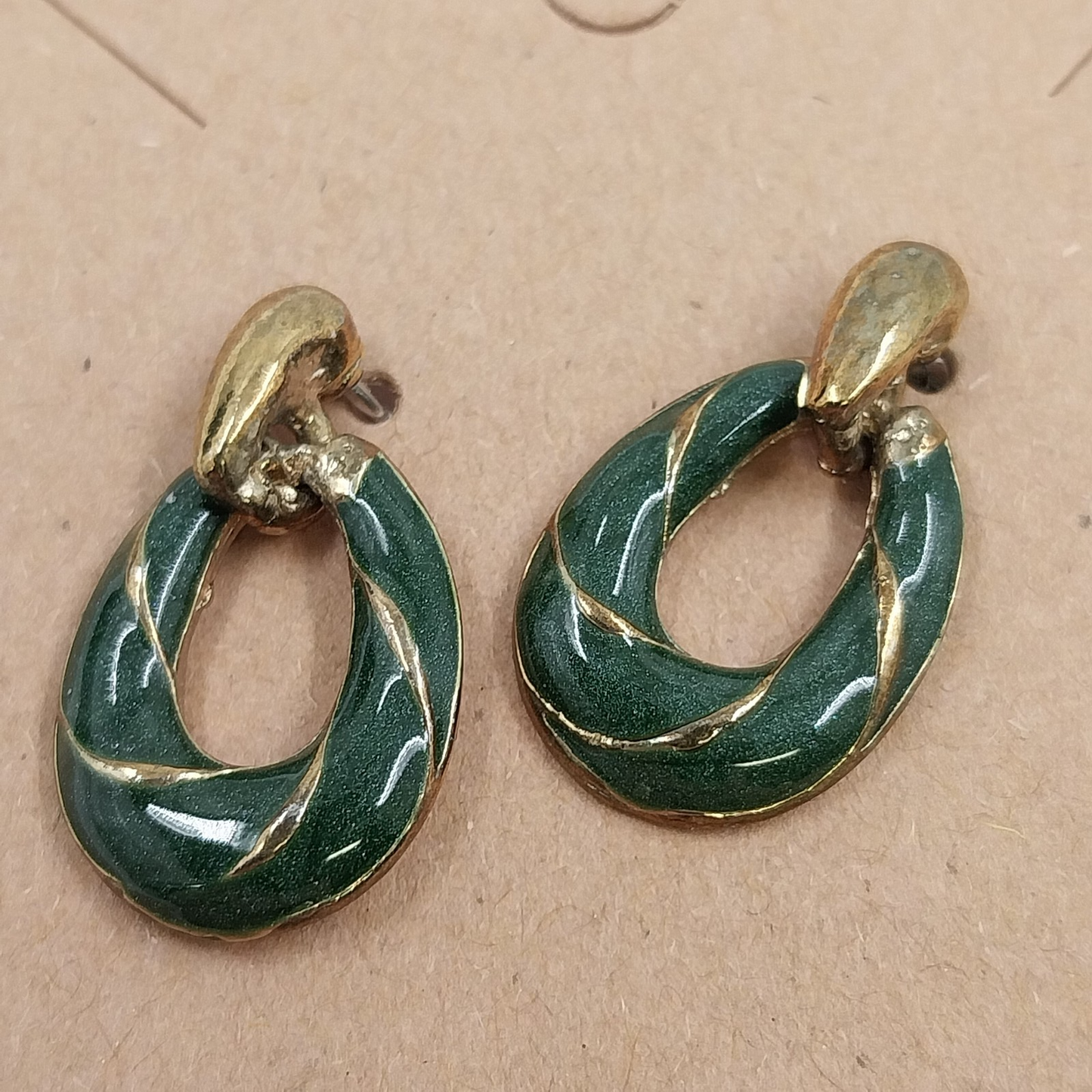 Set of 2 Drop Earrings Gold Tone Black Teardrop & Green Oval Dangle