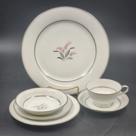 Noritake Crest 6 Piece Place Setting Lily of the Valley 5421 Platinum Trim Vtg