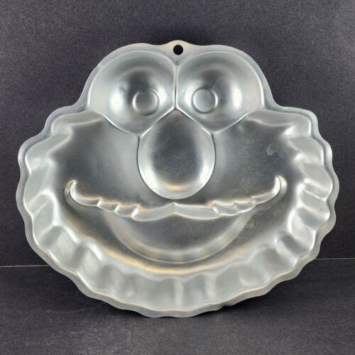 2 Wilton Cake Pans 1982 Teddy Bear 502-3754 and 2002 Sesame Workshop 2105-3461