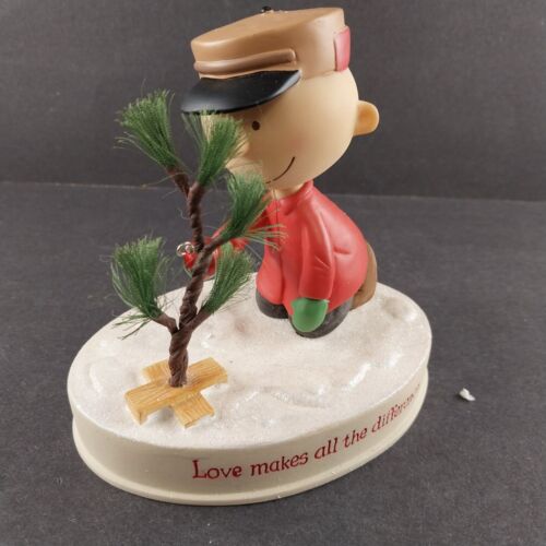 Hallmark Peanuts Gallery Figure LOVE MAKES ALL THE DIFFERENCE Charlie Brown 2011