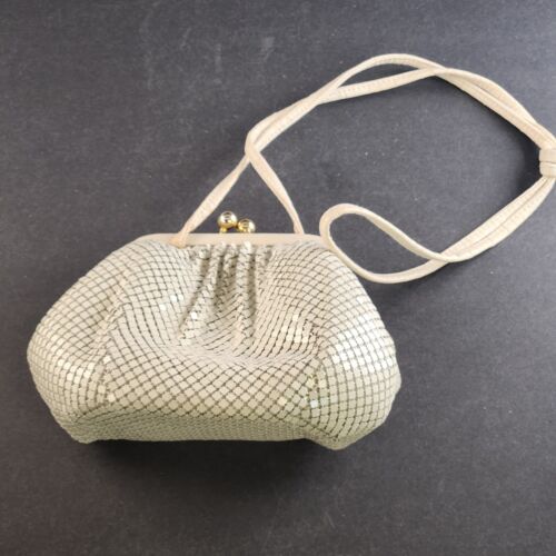 Whiting and Davis White Mesh Hand Bag Purse w Kiss Closure & Shoulder Strap VTG