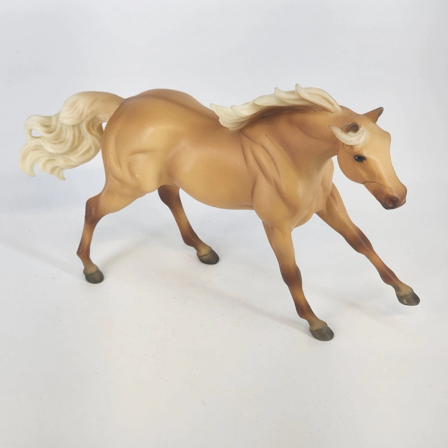Breyer Classics Freedom Series Palomino Quarter Horse Stallion 2007 Model 6x8.5"