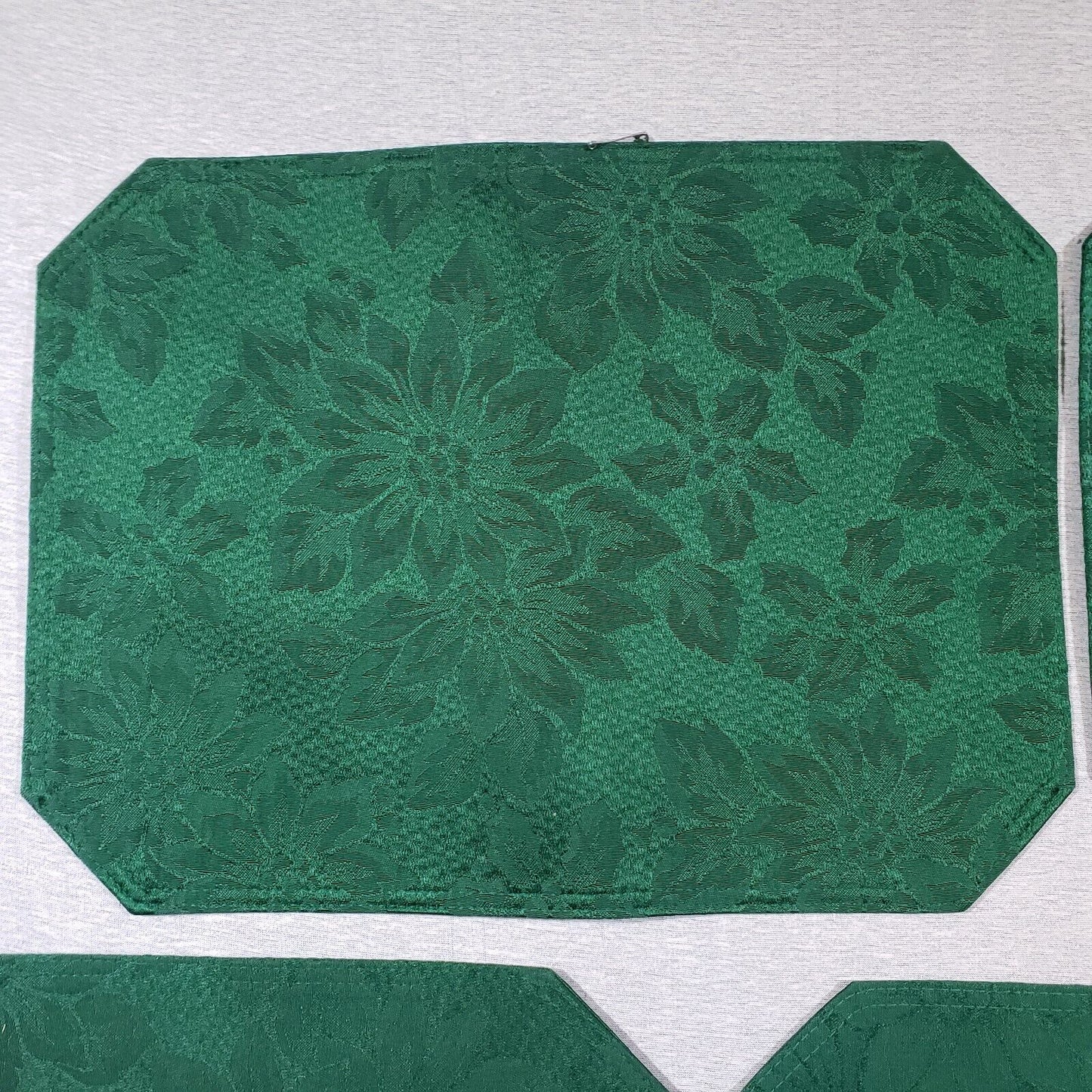 Green Poinsettia Holly Tablecloth Set 60x84 with 5 Placemats Holiday