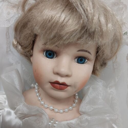 Tracie Limited Collection Le Cheri Genuine Porcelain 21" Bride Doll Vintage