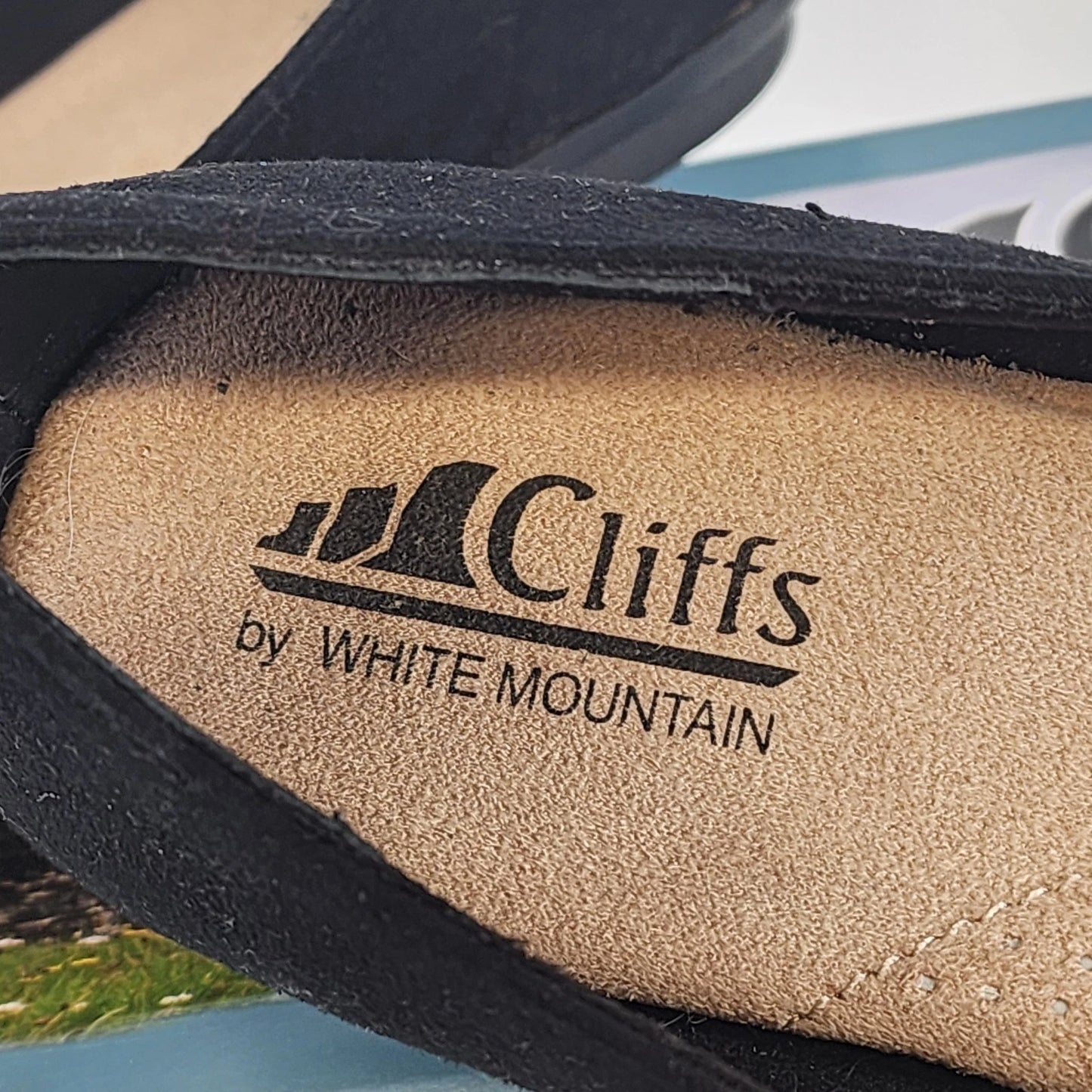 Cliffs White Mountain Hibiscus Flats Black Suede Ballet Shoes w Flower Women's 8