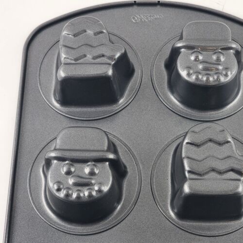 Wilton Winter Holiday Season Baking Muffin Cupcake Pan with 3 Snowmen 3 Mittens