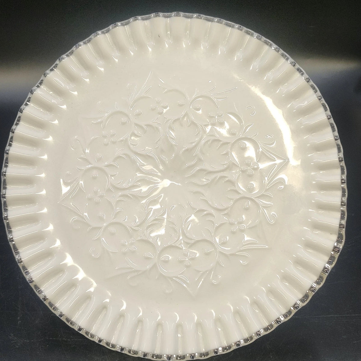 Fenton Silver Crest Spanish Lace Milk Glass Pedestal Cake Stand 11" Vintage