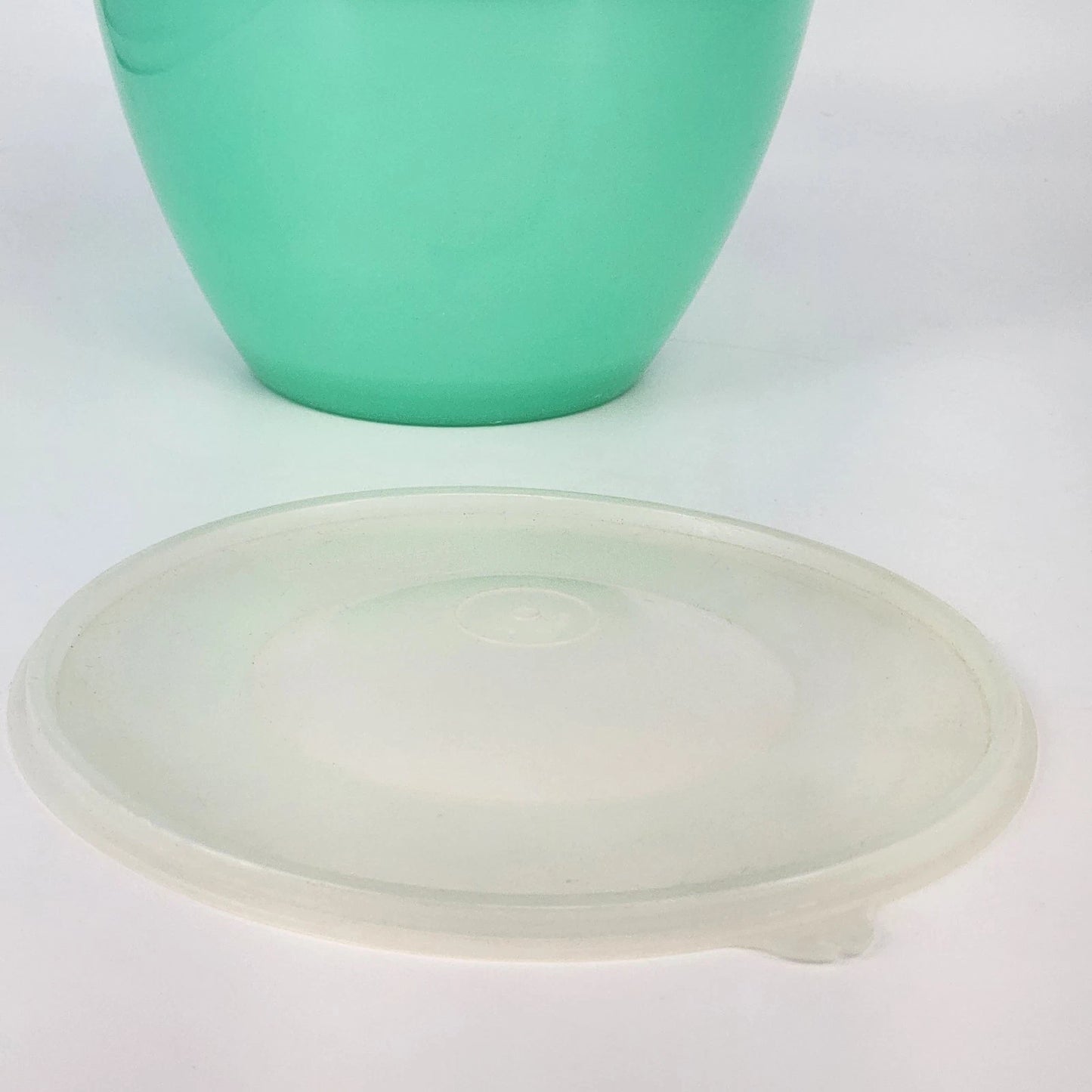 Tupperware 679-10 Jadeite Crisp-it Lettuce Keeper Bowl Sheer Lid Spike Vintage