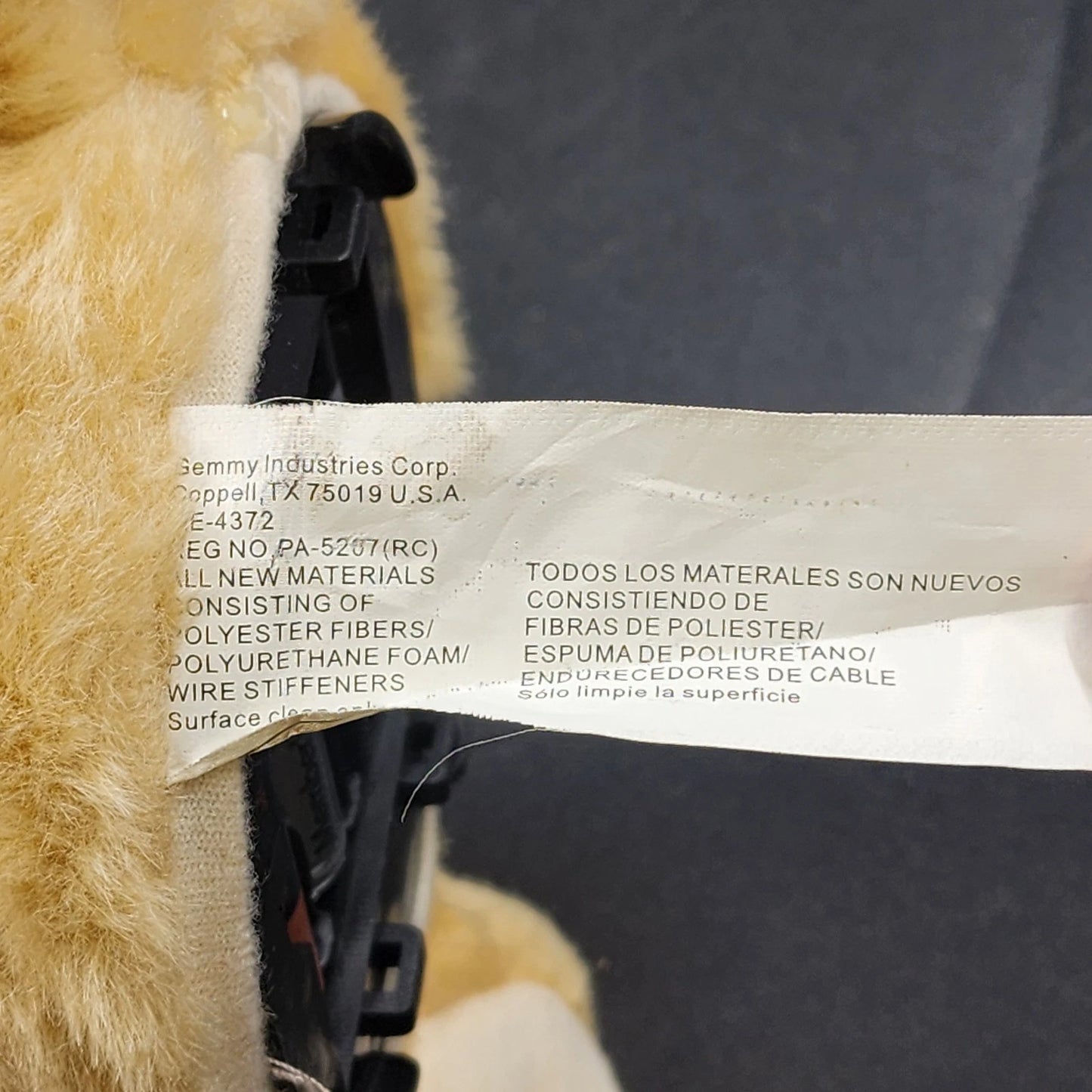 Gemmy Animated Golden Retriever Singing Christmas Plush Holiday Decor